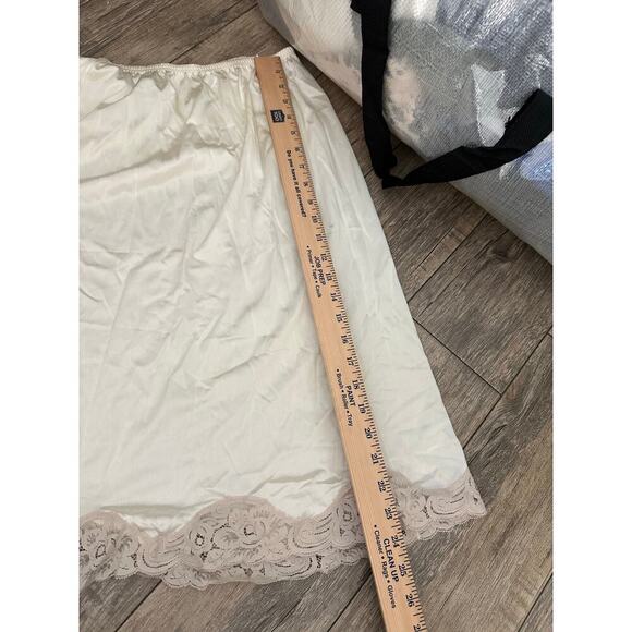 Vanity Fair Women's White All Nylon Lace Trim Slip Midi Skirt Size Medium - Picture 5 of 5